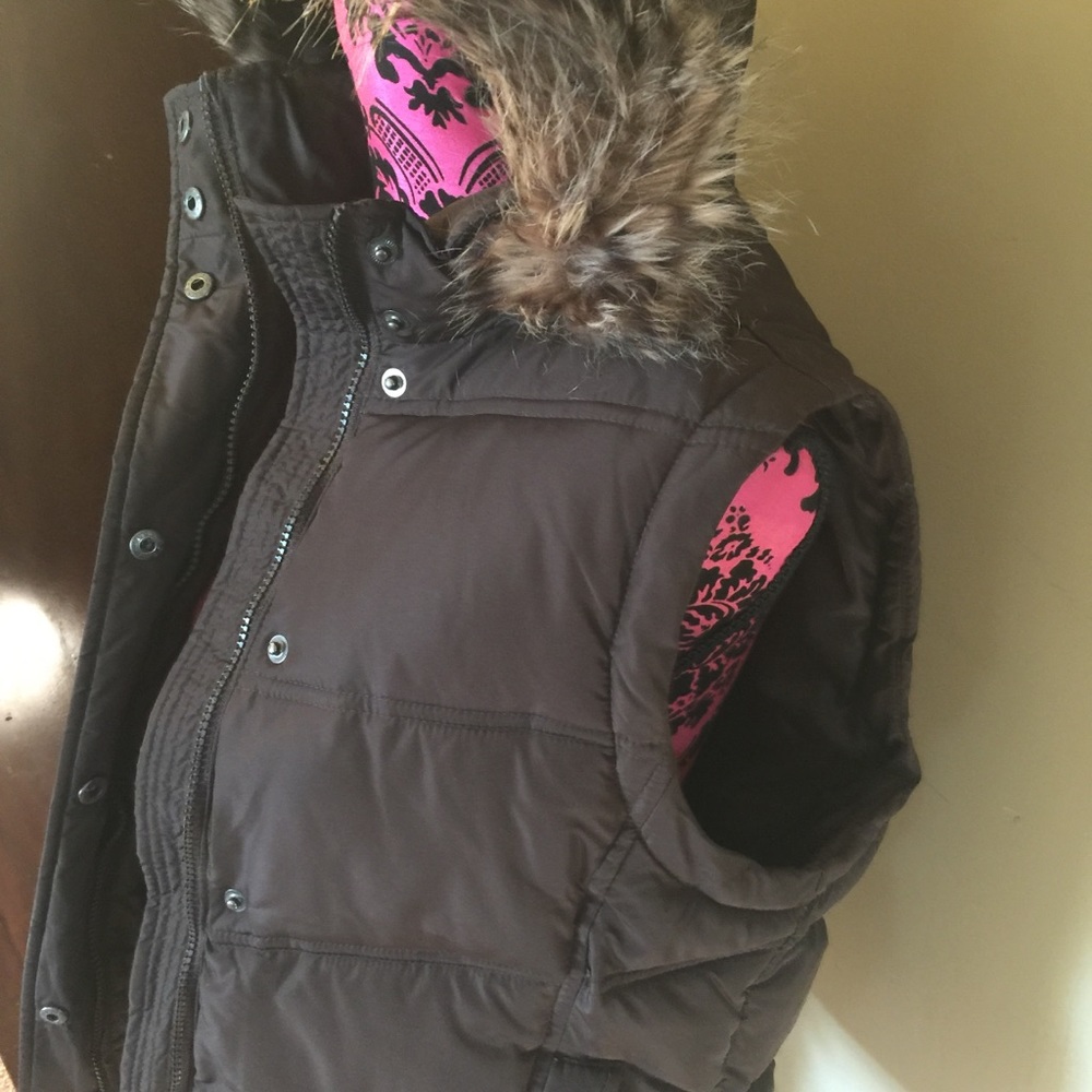 Beautiful Vest - Picture 4 of 6